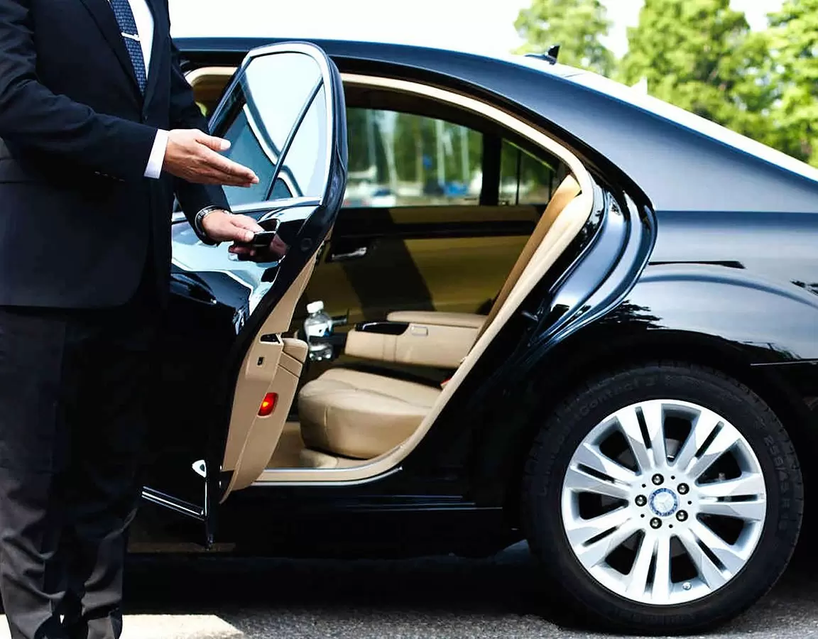 Driving in Dubai as a Foreigner: The Ultimate Local Guide