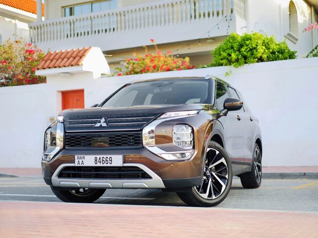 Seven-Seater 4x4 ENGINE -2.5 -2023